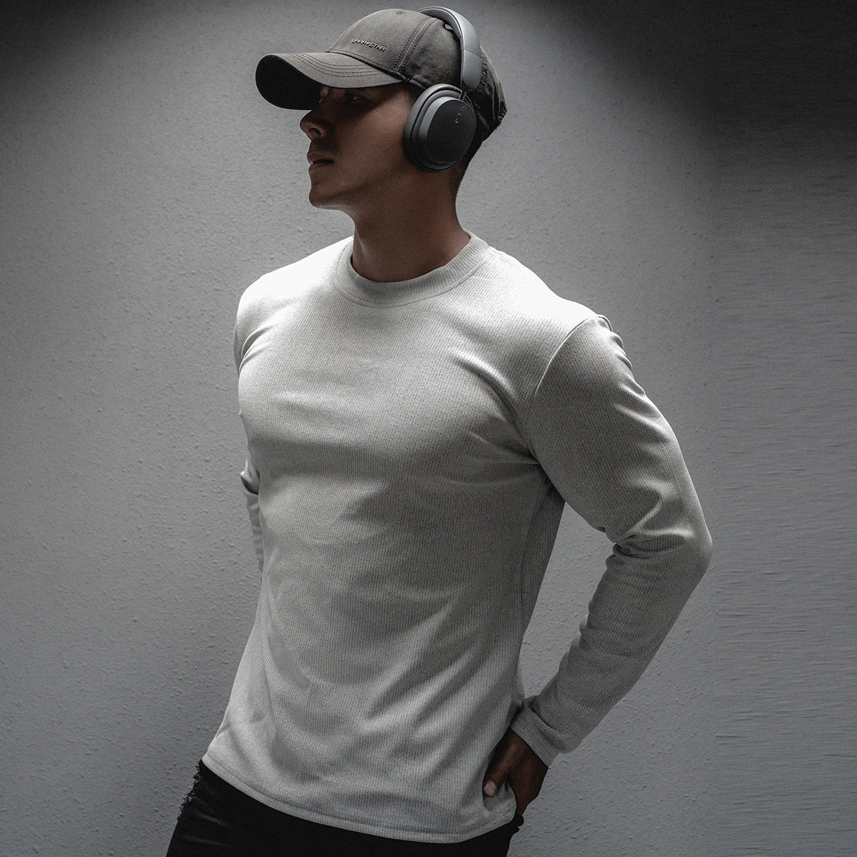 Men's Thermal Long Sleeve Base Layer - Crew Neck Winter Training Top in Light Grey